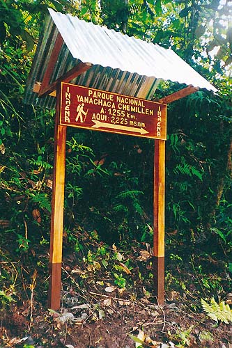 Hinweisschild im Nationalpark Yanachaga-Chemillen